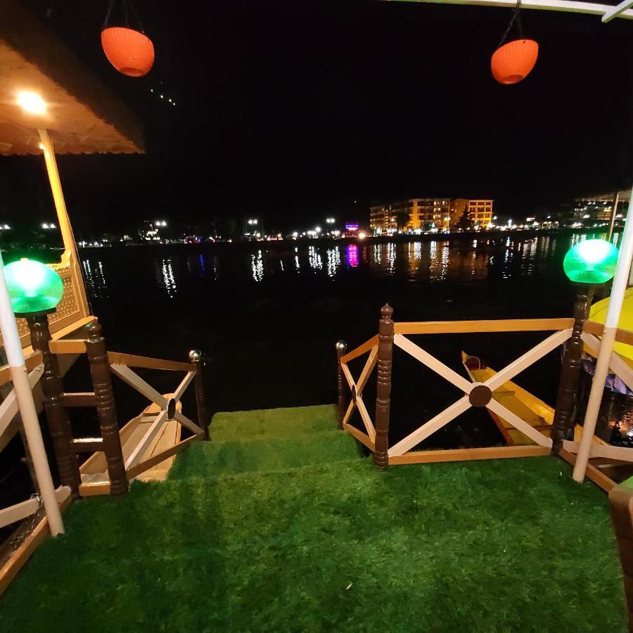 Tashkand Houseboat Srīnagar المظهر الخارجي الصورة