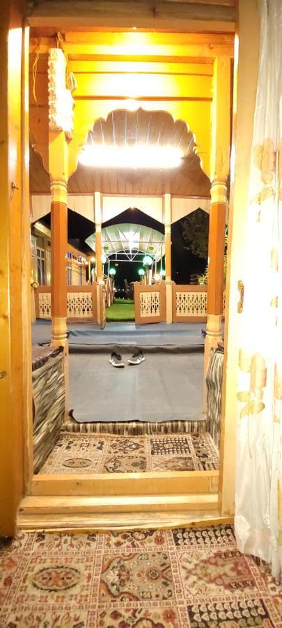 Tashkand Houseboat Srīnagar المظهر الخارجي الصورة