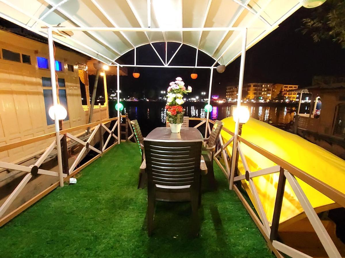 Tashkand Houseboat Srīnagar المظهر الخارجي الصورة