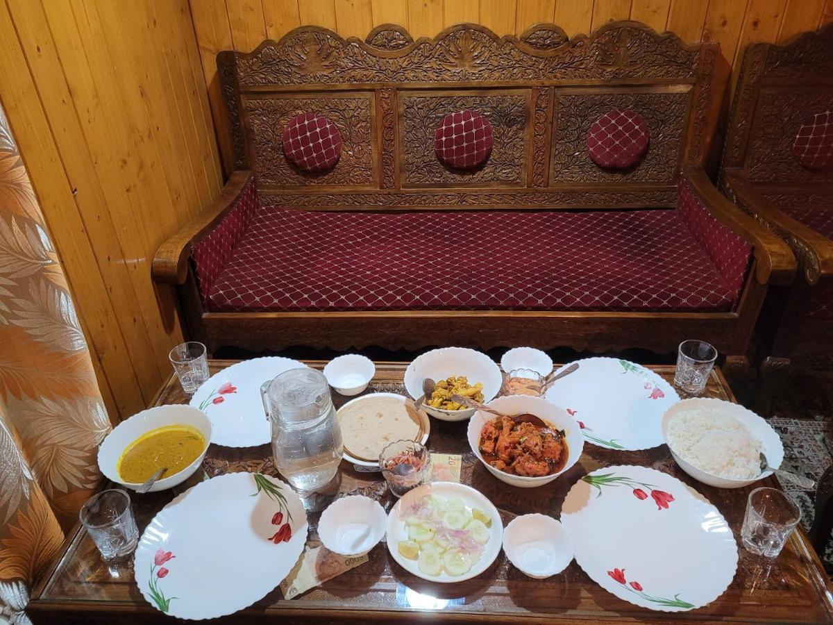 Tashkand Houseboat Srīnagar المظهر الخارجي الصورة