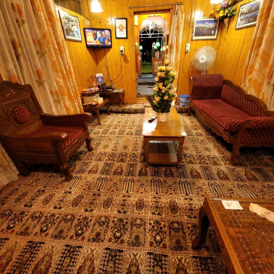 Tashkand Houseboat Srīnagar المظهر الخارجي الصورة