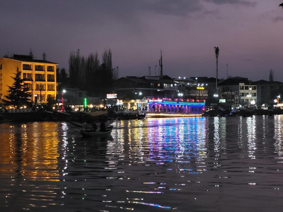 Tashkand Houseboat Srīnagar المظهر الخارجي الصورة