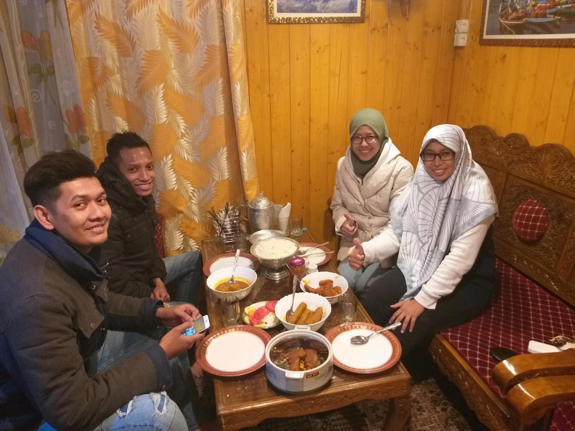 Tashkand Houseboat Srīnagar المظهر الخارجي الصورة