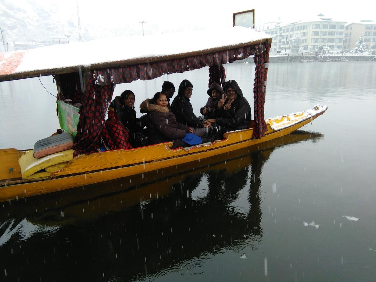 Tashkand Houseboat Srīnagar المظهر الخارجي الصورة