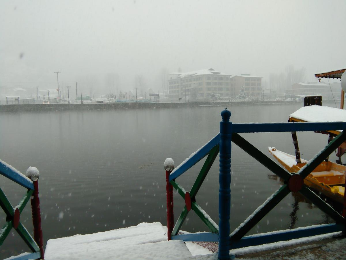 Tashkand Houseboat Srīnagar المظهر الخارجي الصورة