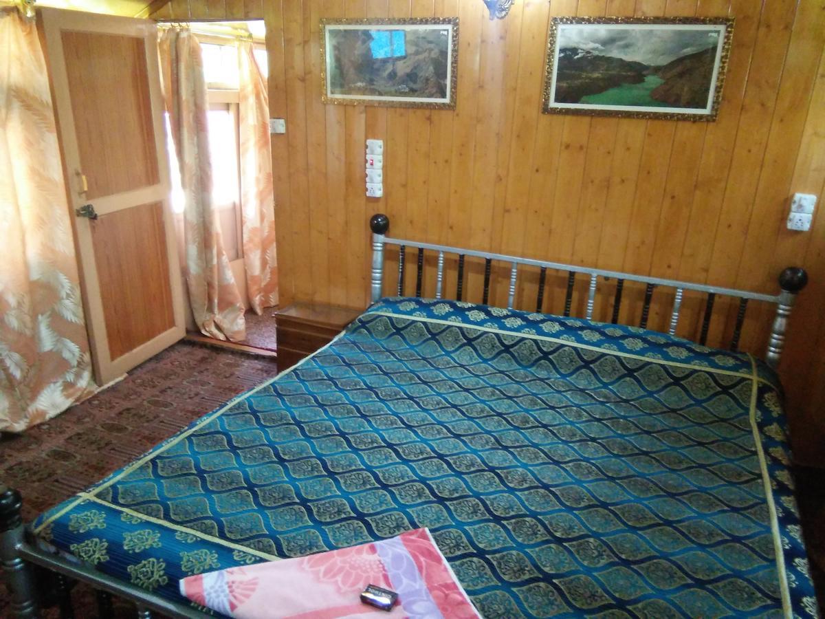 Tashkand Houseboat Srīnagar المظهر الخارجي الصورة